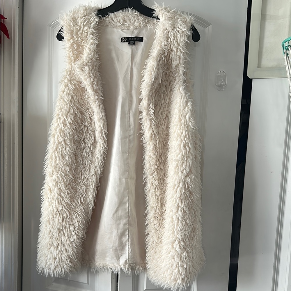 Chic White Faux Fur Vest